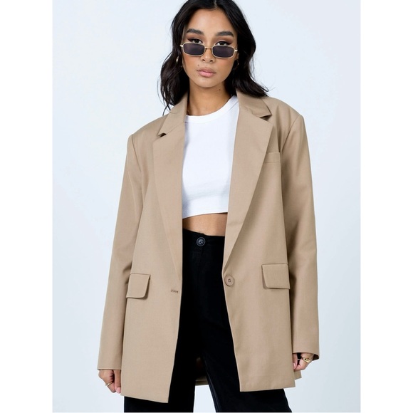 Lioness Blazer - Picture 5 of 13